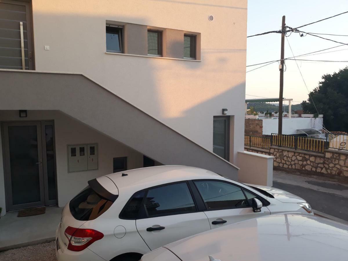 Viola Apartment & Free Parking 希贝尼克 外观 照片
