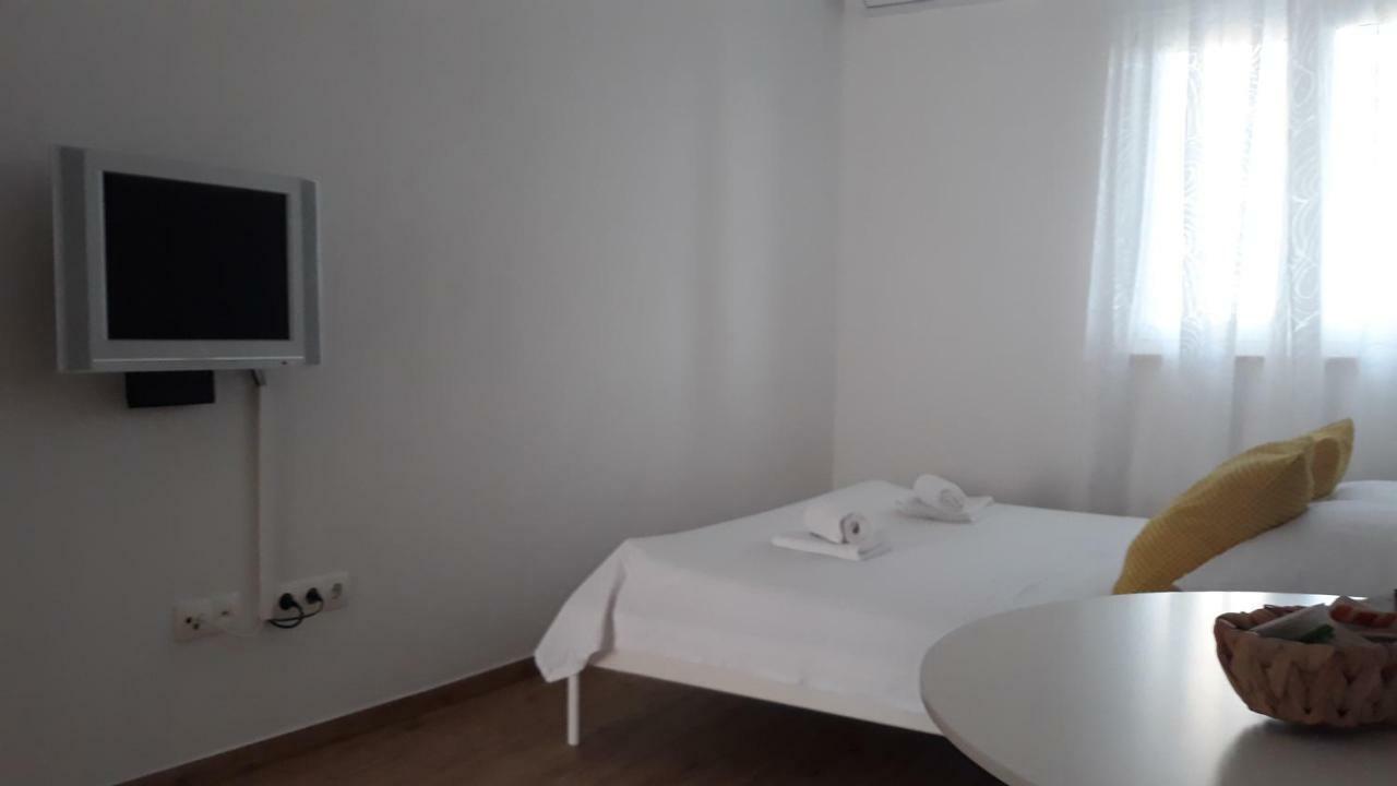 Viola Apartment & Free Parking 希贝尼克 外观 照片
